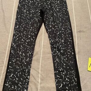 Under Armour Heatgear Printed Capri Legging Medium